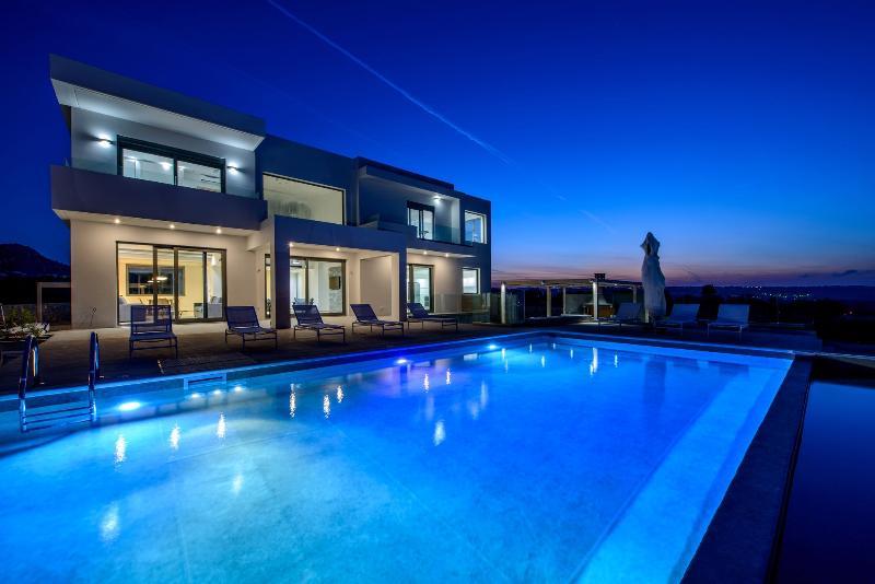 Thea Sunrise Villa Коскину Экстерьер фото
